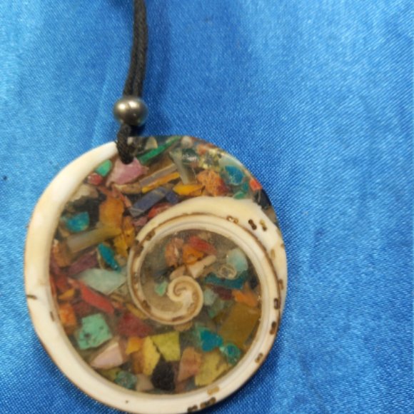 Peruvian adjustable pearl shell necklace - Picture 5 of 8